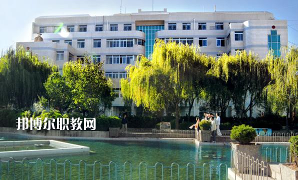 大理衛(wèi)生學校地2021年學費、收費多少
