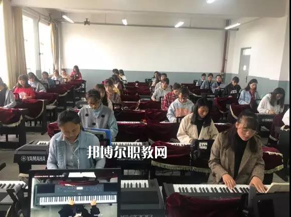 甘肅省臨夏州職業(yè)技術(shù)學(xué)校2022年報名條件、招生要求、招生對象