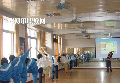 鶴山職業(yè)技術(shù)學(xué)校2022年報(bào)名條件、招生要求、招生對(duì)象