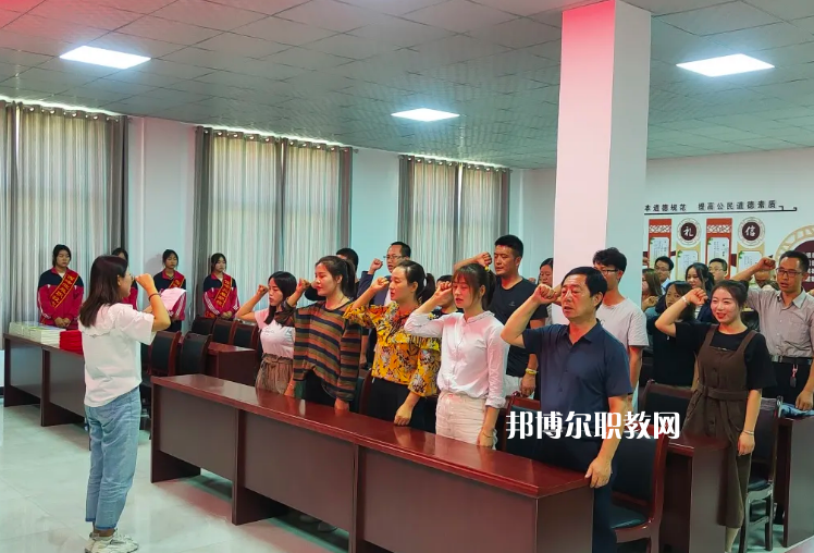 西峰北辰職業(yè)技術學校網站網址   