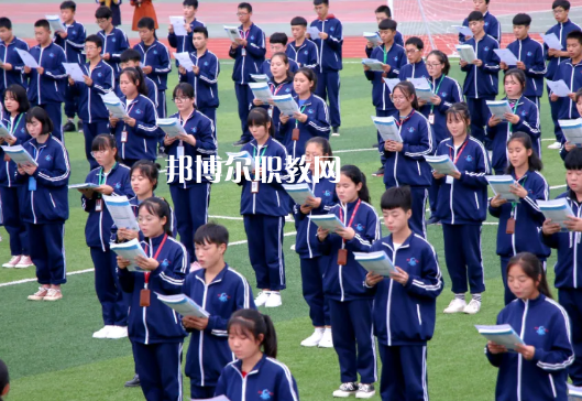 崇信縣職業(yè)教育中心2022年報名條件、招生要求、招生對象 
