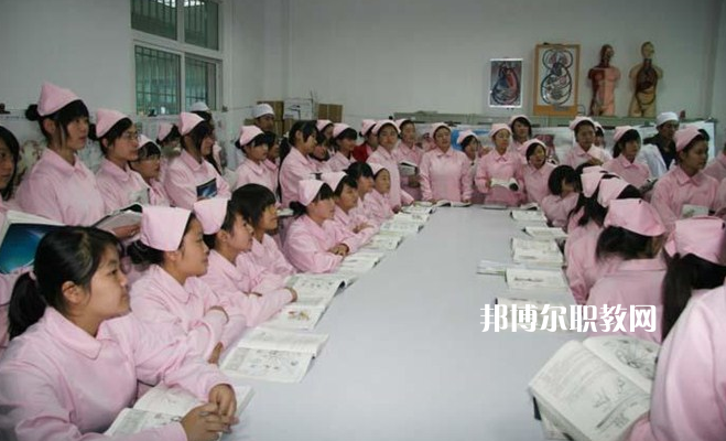 河北2022年女生讀衛(wèi)校學什么專業(yè)好