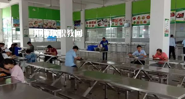 貴州貴陽經(jīng)貿(mào)職業(yè)學(xué)校2022年報名條件、招生要求、招生對象