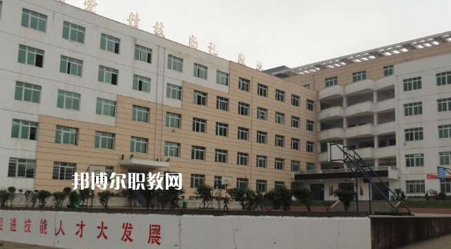 六枝特區(qū)技工學(xué)校2022年報(bào)名條件、招生要求、招生對(duì)象