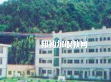 冕寧縣職業(yè)技術(shù)學校2022年報名條件、招生要求、招生對象