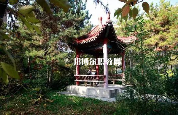 平?jīng)鰩煼秾W(xué)校2022年學(xué)費、收費多少