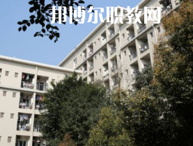 重慶渝北職業(yè)教育中心2022年報名條件、招生要求、招生對象