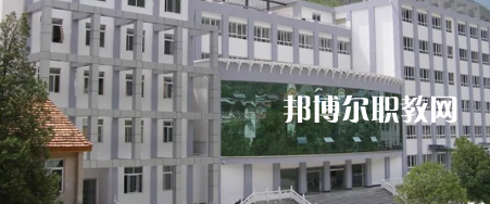 四川省甘孜衛(wèi)生學(xué)校2022年報(bào)名條件、招生要求、招生對象