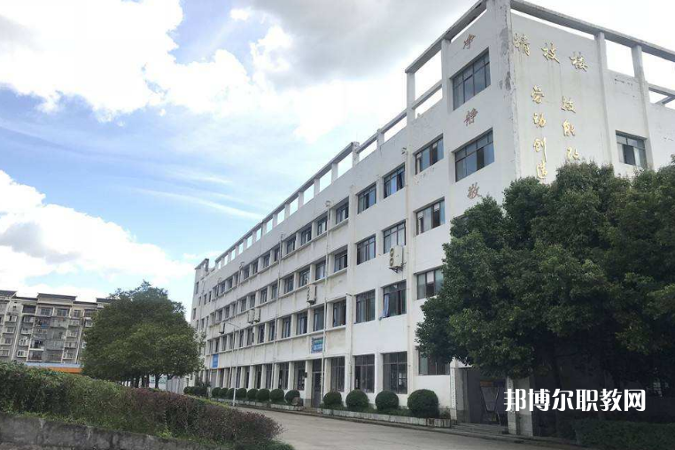 遂寧應(yīng)用高級技工學(xué)校2022年招生要求，報名條件，招生對象