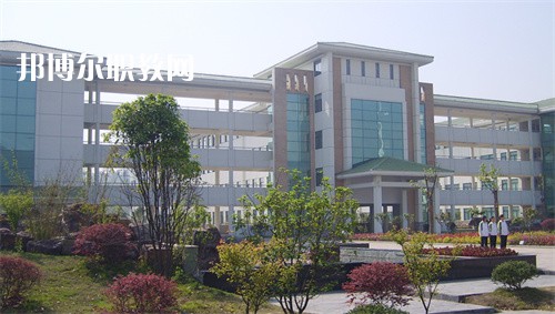 鎮(zhèn)江高等職業(yè)技術(shù)學校2022年招生辦聯(lián)系電話