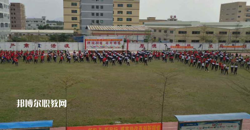 丘北縣民族職業(yè)高級(jí)中學(xué)2022年學(xué)費(fèi)、收費(fèi)多少