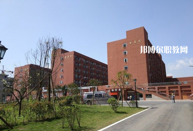 三峽聯(lián)合職業(yè)大學(xué)2022年學(xué)費(fèi)、收費(fèi)多少
