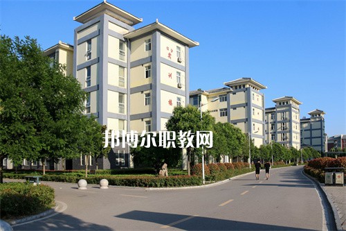 安徽亳州技師學(xué)院2022年報(bào)名條件、招生要求、招生對(duì)象