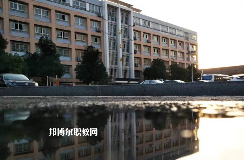 安徽紅十字會衛(wèi)生學(xué)校2022年報名條件、招生要求、招生對象