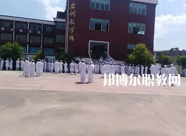 貴州中醫(yī)藥職業(yè)學(xué)校2022年招生辦聯(lián)系電話(huà)