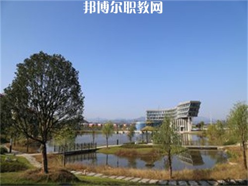 峨山縣職業(yè)高級中學(xué)2022年報名條件、招生要求、招生對象