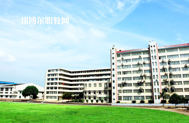 昆明官渡區(qū)職業(yè)高級(jí)中學(xué)2022年招生簡(jiǎn)章
