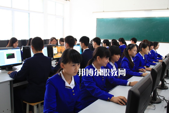 眉山華西航空旅游學(xué)校2022年報名條件、招生要求、招生對象