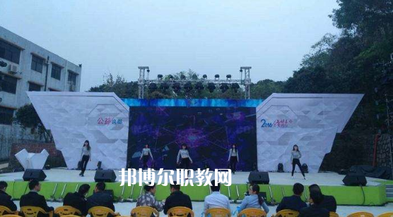 內(nèi)江市川威技工學(xué)校2022年報名條件、招生要求、招生對象
