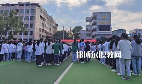 怒江州民族中等專業(yè)學校2022年學費、收費多少