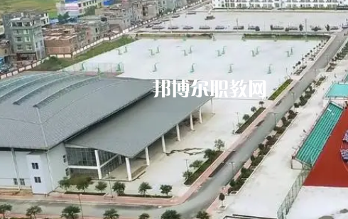 紫云苗族布依族自治民族職業(yè)技術(shù)中學(xué)2022年報(bào)名條件、招生要求、招生對(duì)象