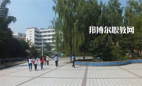 大理衛(wèi)生學校2022年學費、收費多少