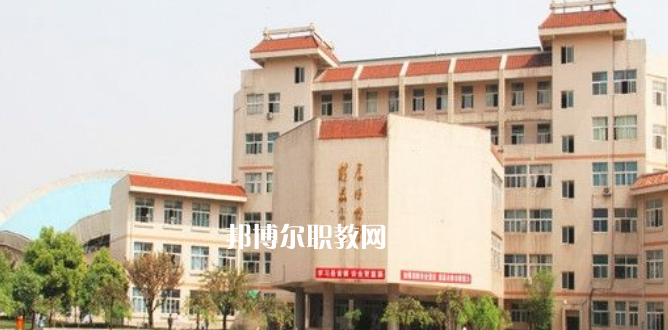 成都中醫(yī)藥大學(xué)附屬學(xué)校龍泉校區(qū)2022年報名條件、招生要求、招生對象