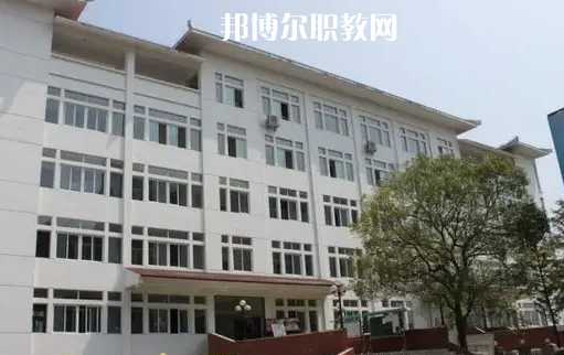 恩施衛(wèi)生學(xué)校2022年報(bào)名條件、招生要求、招生對(duì)象