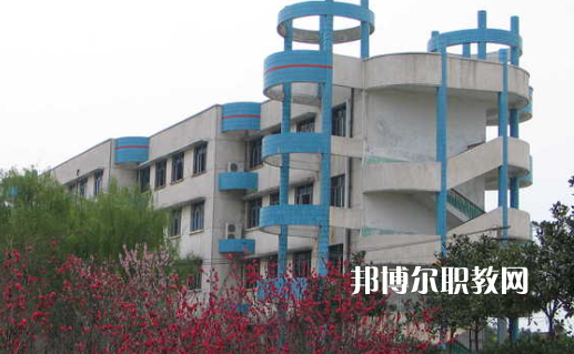 武漢第二高級技工學校2022年報名條件、招生要求、招生對象