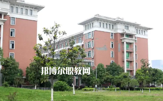 湖北機械工業(yè)學校2022年報名條件、招生要求、招生對象
