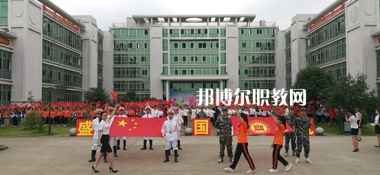 廣西科技商貿(mào)高級技工學(xué)校2022年報名條件、招生要求、招生對象