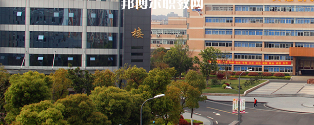 江蘇聯(lián)合職業(yè)技術(shù)學(xué)院無錫機(jī)電分院地址在哪里，哪個(gè)地區(qū)，哪個(gè)城市?