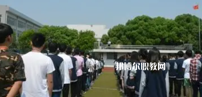 江蘇省錫山中等專業(yè)學(xué)校地址在哪里，哪個地區(qū)，哪個城市?