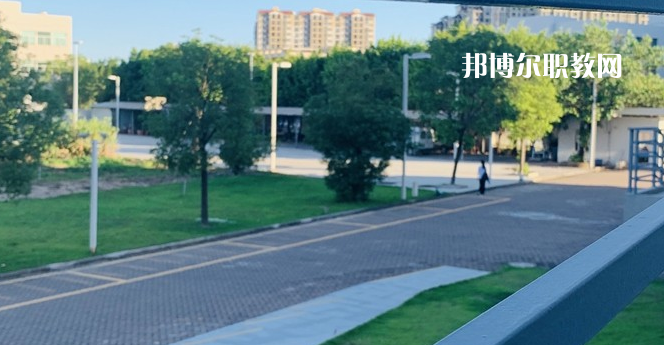汕頭市科技應(yīng)用職業(yè)技術(shù)學(xué)校地址，乘車(chē)路線(xiàn)