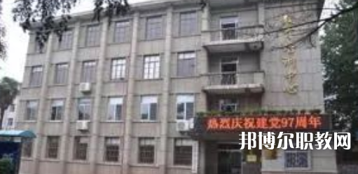 寶鈦集團有限公司技工學校地址，乘車路線