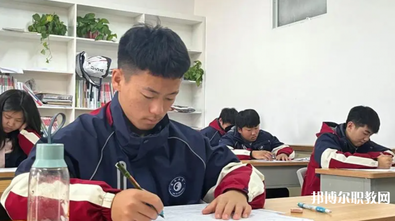 2023鄭州創(chuàng)新科技中等專業(yè)學(xué)校招生計(jì)劃 招生人數(shù)是多少(附要求、條件、對(duì)象)