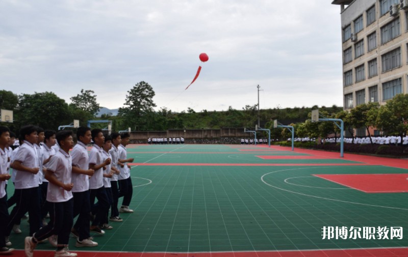 2024靈川縣職業(yè)中等專業(yè)學(xué)校招生計(jì)劃 招生人數(shù)是多少(附要求、條件、對(duì)象)