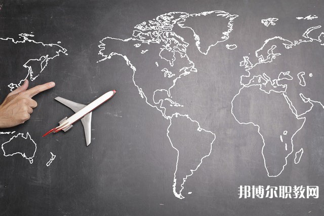 廣西哪里的中職學校能讀計算機平面設計(貝雕、角雕等民族工藝)專業(yè)