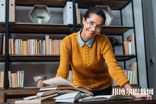 廣西哪里的中職學校能讀電子與信息技術(shù)專業(yè)