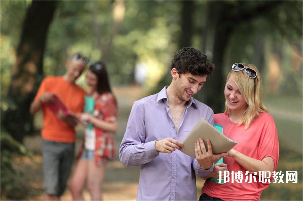 廣西哪里的中職學(xué)校能讀中藥(生產(chǎn)與加工)專(zhuān)業(yè)