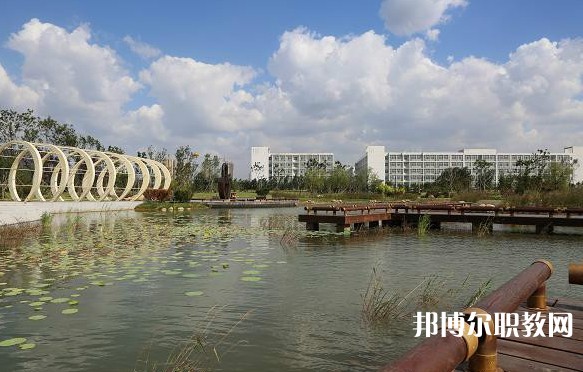 2024鞍山市現(xiàn)代服務(wù)學(xué)校招生計(jì)劃 招生人數(shù)是多少(附要求、條件、對(duì)象)
