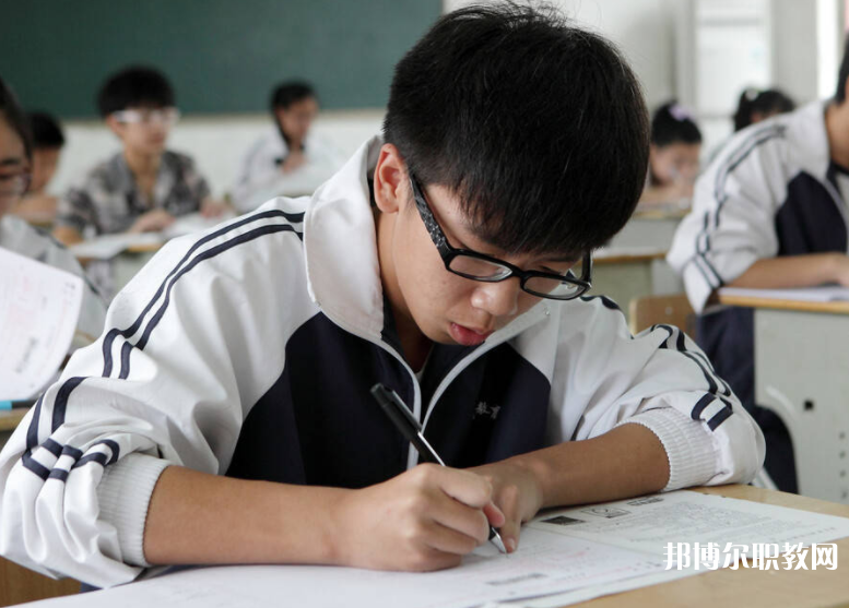 2025慶陽中職學(xué)校最新排名前三名單