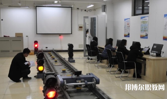 湖北2025年男生讀鐵路學(xué)校學(xué)什么專(zhuān)業(yè)好