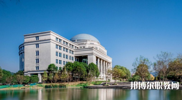 成都2025年鐵路學校有什么專業(yè)適合男生
